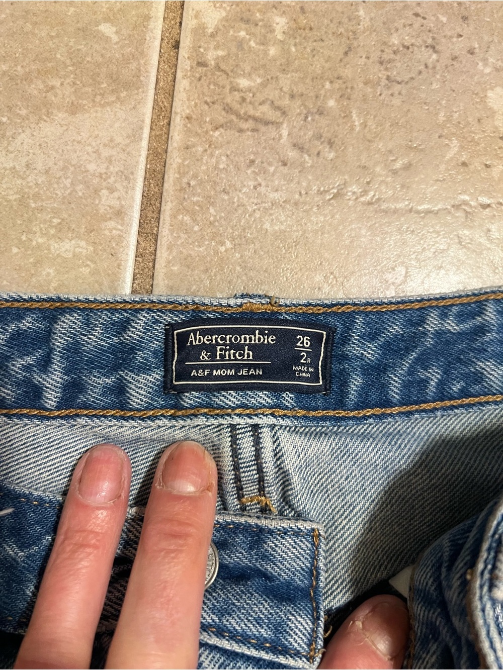 Abercrombie & Fitch Distressed High-Rise Blue Denim Mom Jeans SZ 2r/26 - Picture 11 of 14
